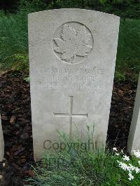 Etaples Military Cemetery - Corrier, J D